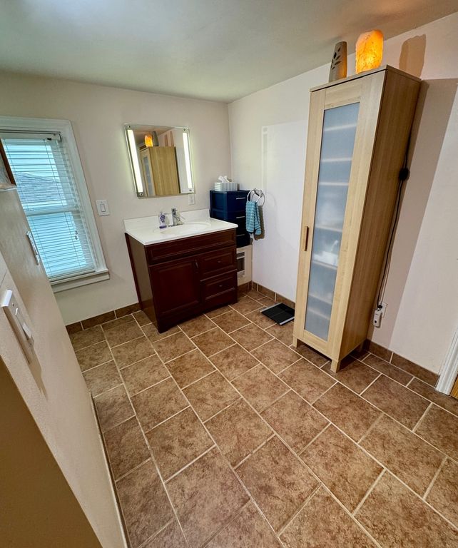 Image 14 of property listing at 4400 Riverside Drive, Crystal Lake, IL 60014