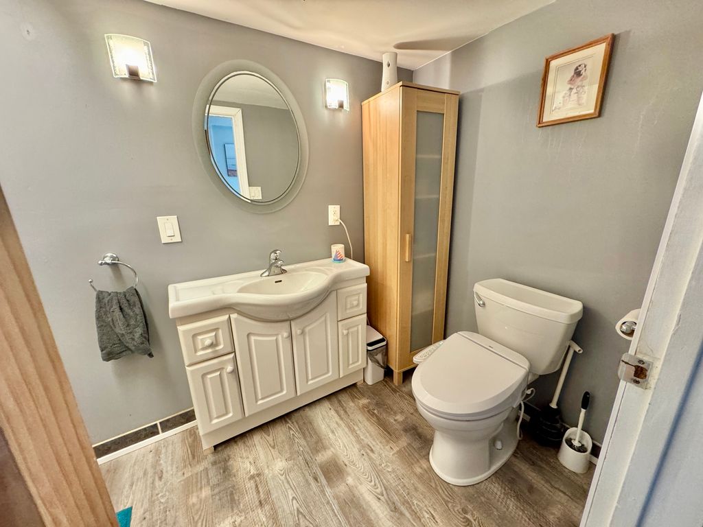 Image 17 of property listing at 4400 Riverside Drive, Crystal Lake, IL 60014