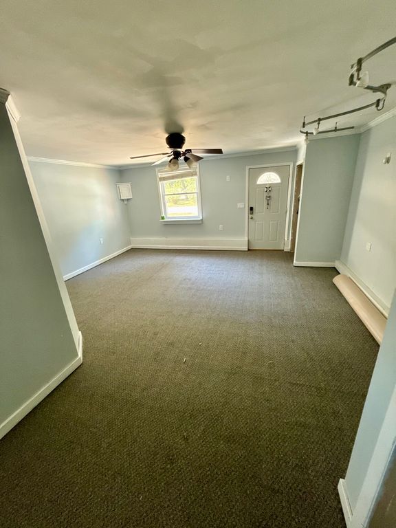 Image 19 of property listing at 4400 Riverside Drive, Crystal Lake, IL 60014