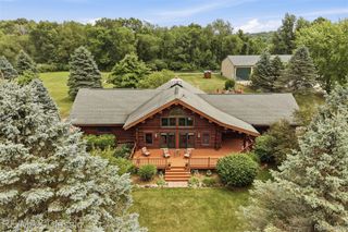 6900 Eveline Drive, Holly Township, MI 48442