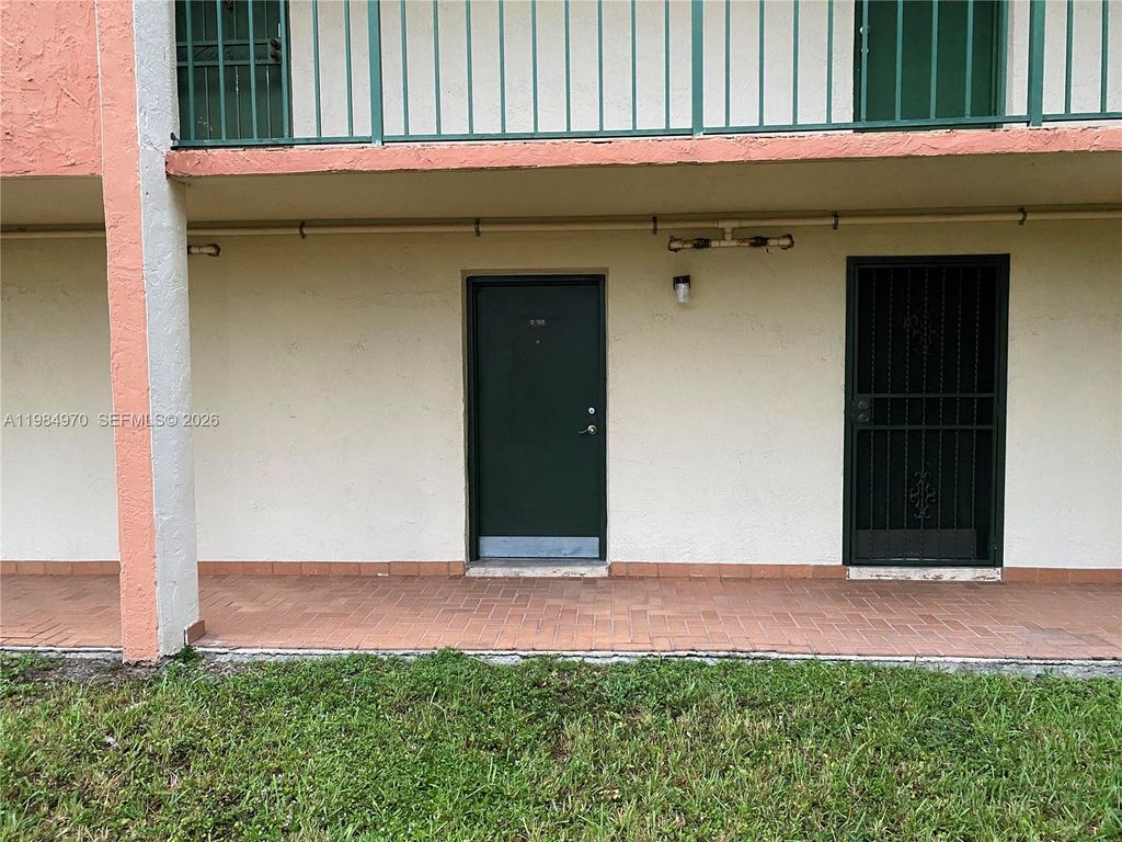9405 W Flagler Street D105, Miami, FL 33174