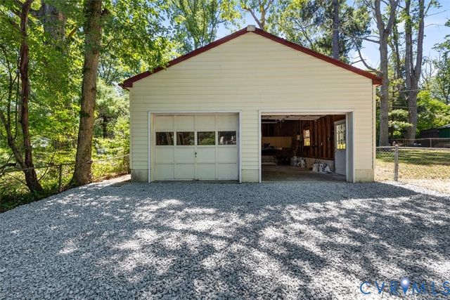 1215 Starling Dr, Henrico, VA 23229
