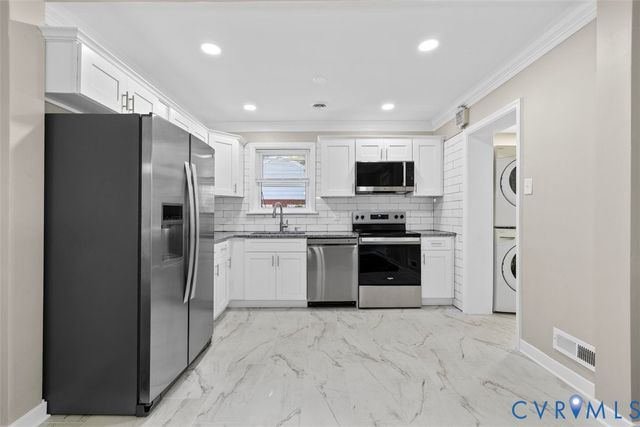 1215 Starling Dr, Henrico, VA 23229