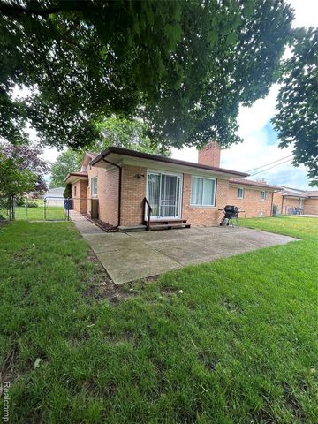 129 Pleasant Lake Drive, Waterford, MI 48327