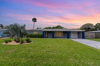 131 W Gadsden Lane, Cocoa Beach, FL 32931