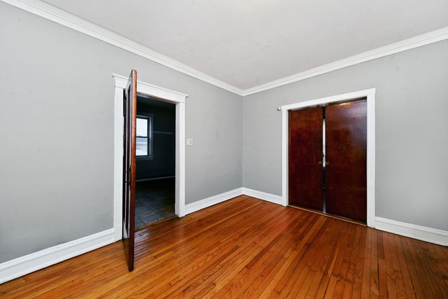 7347 S Calumet Avenue, Chicago, IL 60619