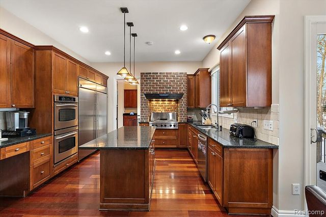 3412 Timberlake Drive, Walled Lake, MI 48390