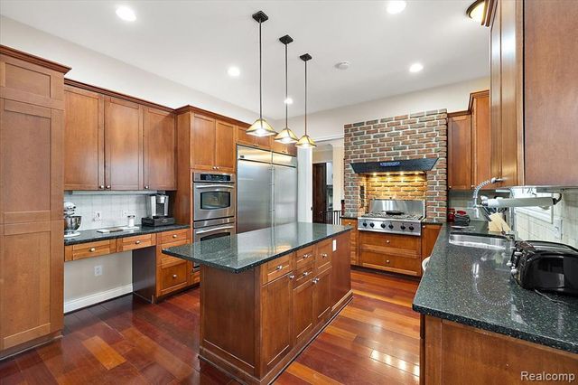 3412 Timberlake Drive, Walled Lake, MI 48390