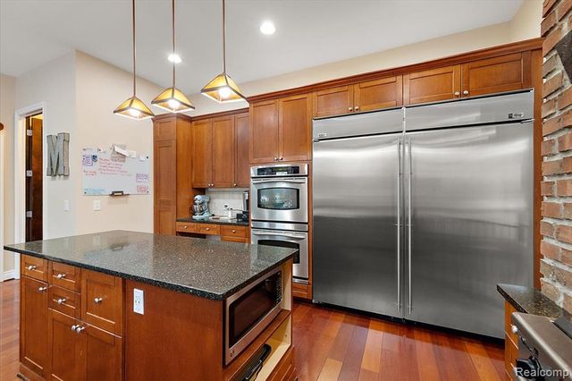 3412 Timberlake Drive, Walled Lake, MI 48390