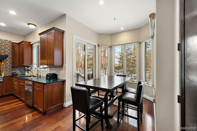 3412 Timberlake Drive, Walled Lake, MI 48390