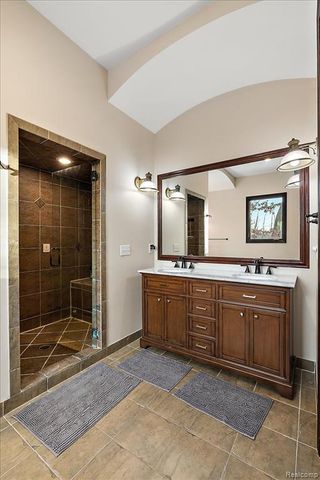 3412 Timberlake Drive, Walled Lake, MI 48390