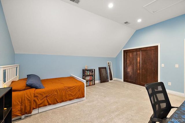 3412 Timberlake Drive, Walled Lake, MI 48390