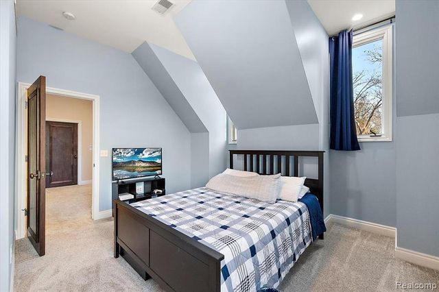 3412 Timberlake Drive, Walled Lake, MI 48390