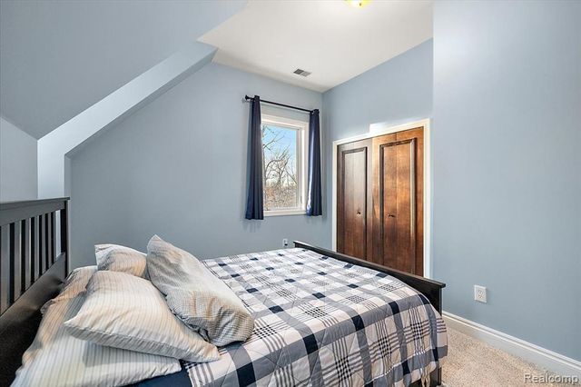 3412 Timberlake Drive, Walled Lake, MI 48390