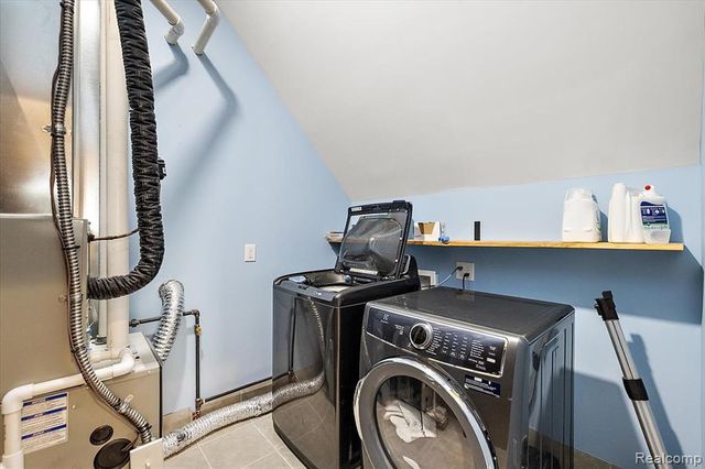 3412 Timberlake Drive, Walled Lake, MI 48390