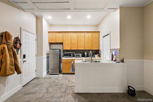 3412 Timberlake Drive, Walled Lake, MI 48390