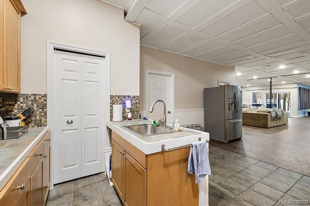 3412 Timberlake Drive, Walled Lake, MI 48390