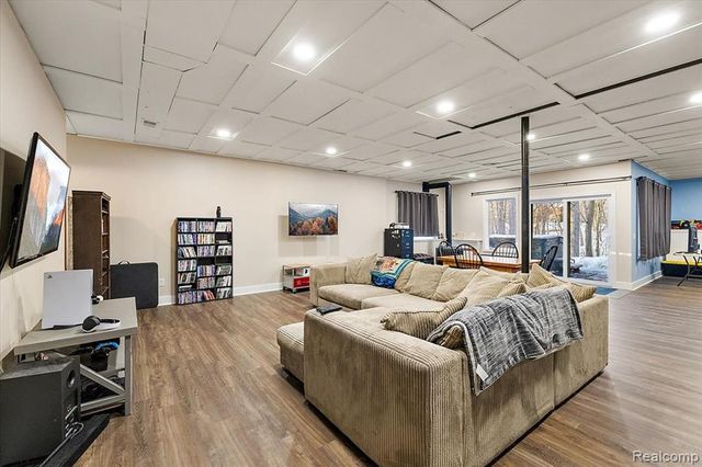 3412 Timberlake Drive, Walled Lake, MI 48390