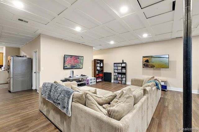 3412 Timberlake Drive, Walled Lake, MI 48390