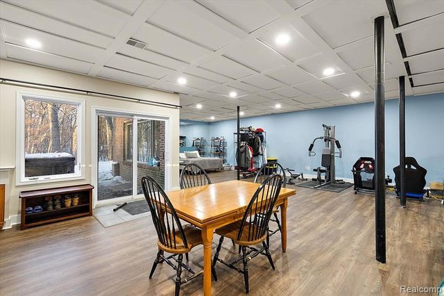 3412 Timberlake Drive, Walled Lake, MI 48390