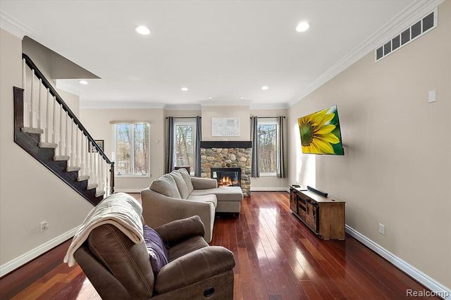 3412 Timberlake Drive, Walled Lake, MI 48390