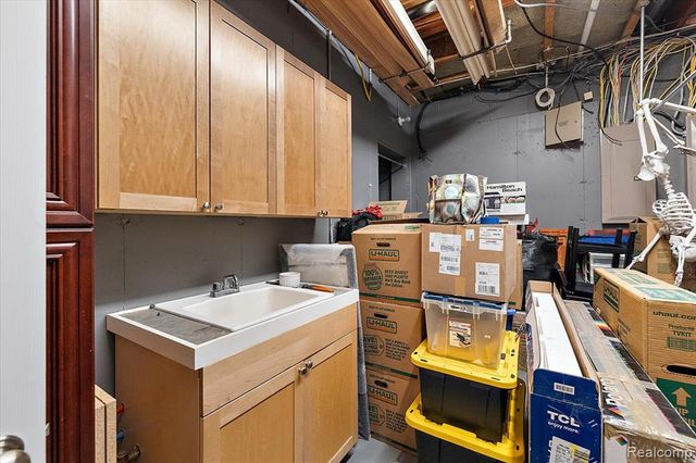 3412 Timberlake Drive, Walled Lake, MI 48390