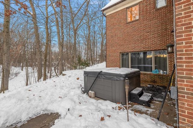 3412 Timberlake Drive, Walled Lake, MI 48390