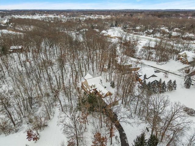 3412 Timberlake Drive, Walled Lake, MI 48390