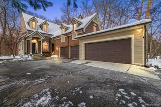 3412 Timberlake Drive, Walled Lake, MI 48390