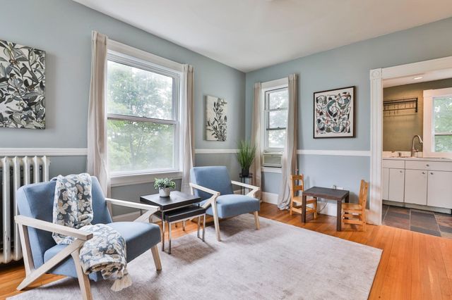 4 Hillside Ave, Wakefield, MA 01880