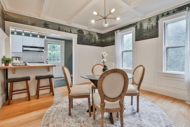 4 Hillside Ave, Wakefield, MA 01880