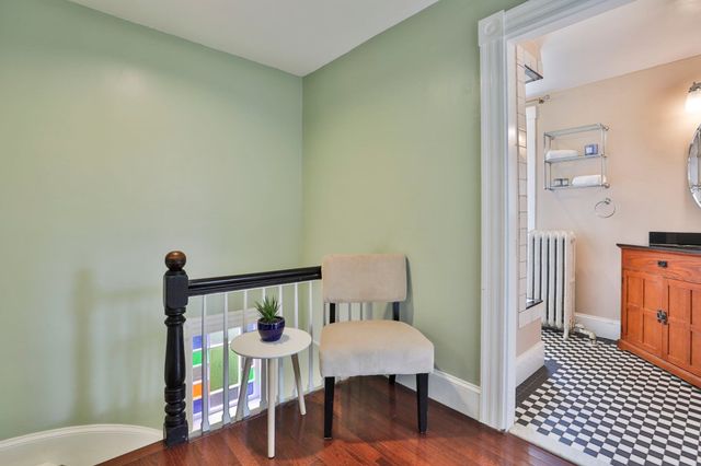 4 Hillside Ave, Wakefield, MA 01880