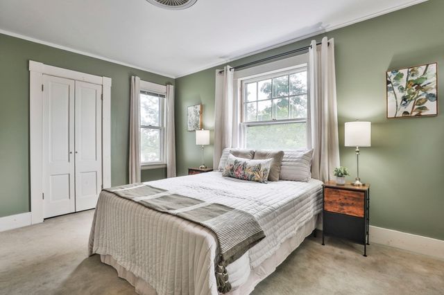 4 Hillside Ave, Wakefield, MA 01880