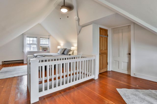 4 Hillside Ave, Wakefield, MA 01880