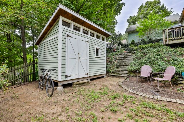 4 Hillside Ave, Wakefield, MA 01880