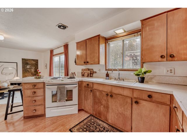 920 Se 214TH Ave, Gresham, OR 97030