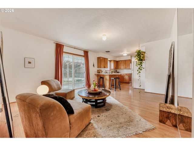 920 Se 214TH Ave, Gresham, OR 97030