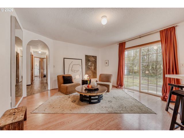 920 Se 214TH Ave, Gresham, OR 97030