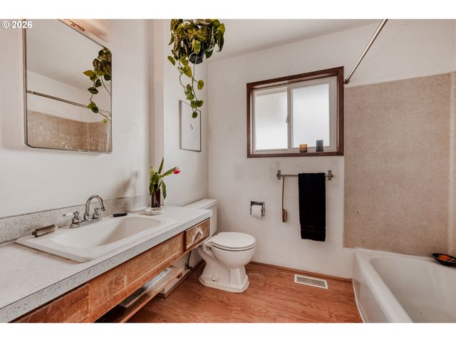 920 Se 214TH Ave, Gresham, OR 97030