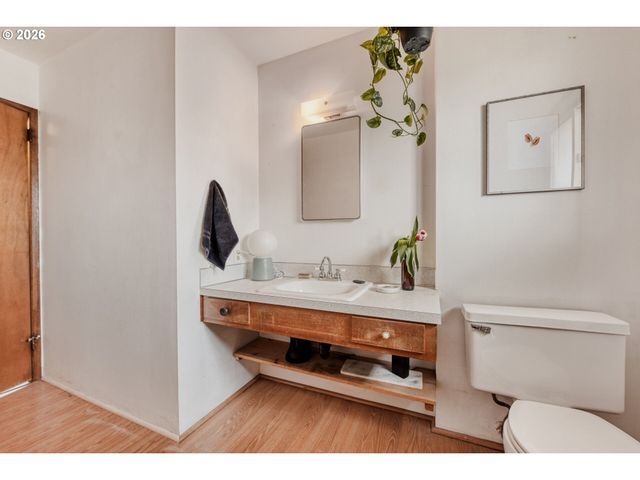 920 Se 214TH Ave, Gresham, OR 97030