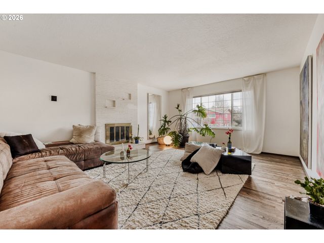 920 Se 214TH Ave, Gresham, OR 97030