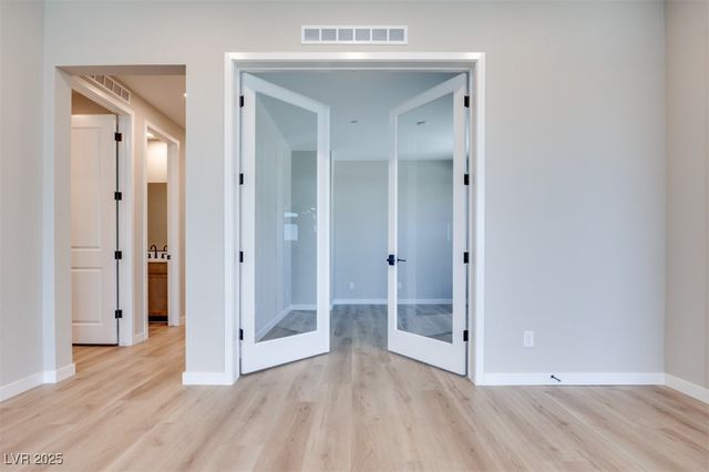 10350 Hanging Lake Street, Las Vegas, NV 89166