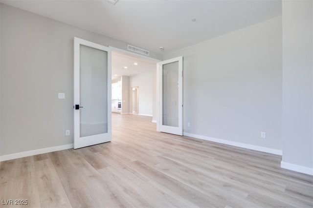 10350 Hanging Lake Street, Las Vegas, NV 89166