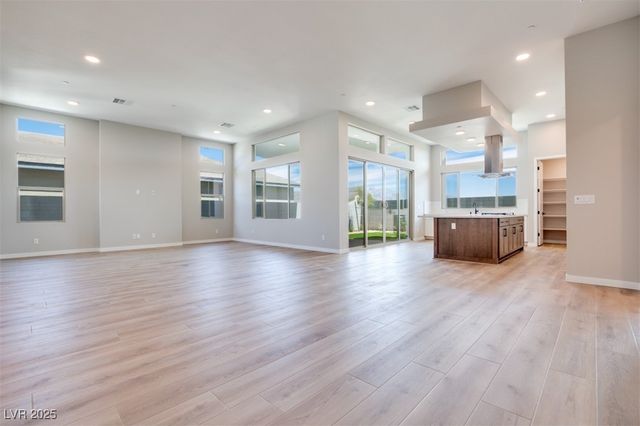 10350 Hanging Lake Street, Las Vegas, NV 89166