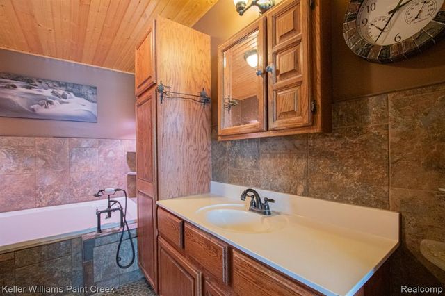 63835 Bates Road, Lenox, MI 48050