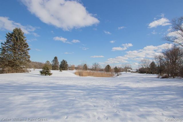 63835 Bates Road, Lenox, MI 48050