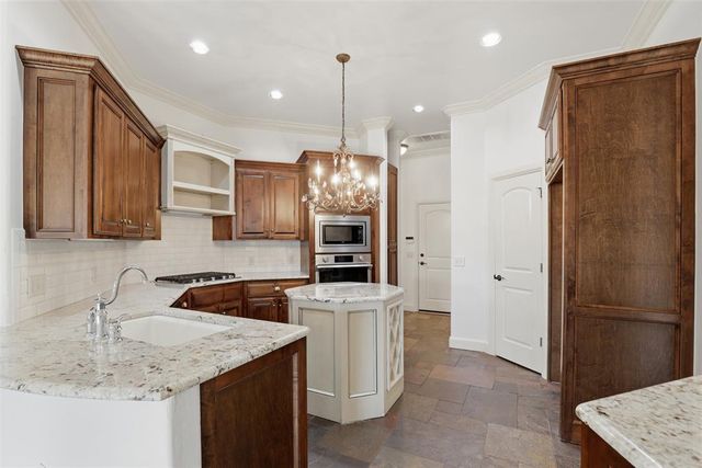 2906 NW 160th Street, Edmond, OK 73013