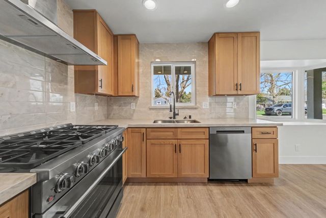 3330 Potter Ln, Sacramento, CA 95821