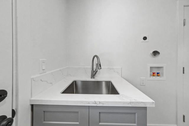 3330 Potter Ln, Sacramento, CA 95821