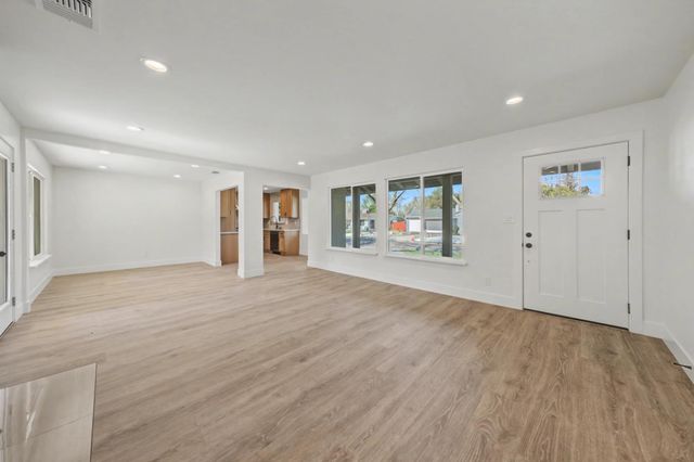 3330 Potter Ln, Sacramento, CA 95821